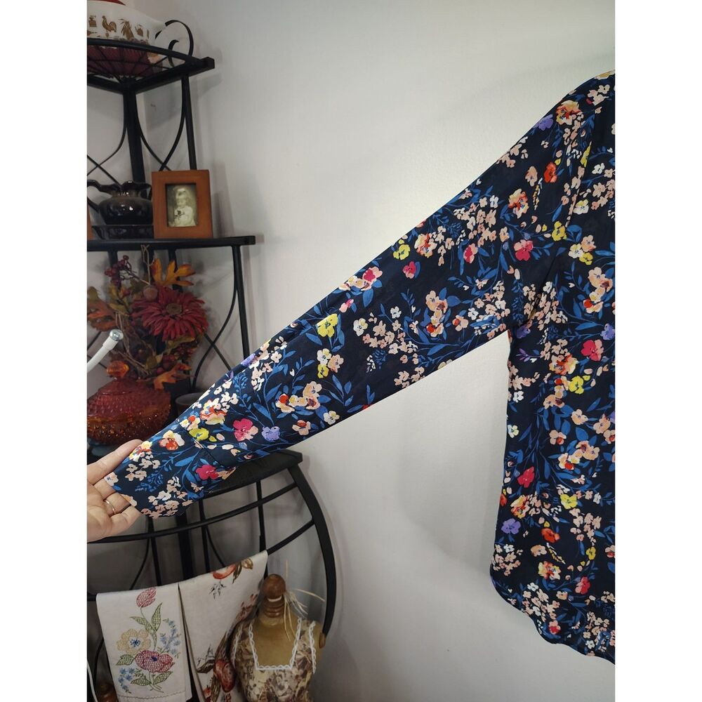 Ann Taylor Floral Blouse Small Navy V-Neck Long Sleeve Career Casual Top - Picture 3 of 7